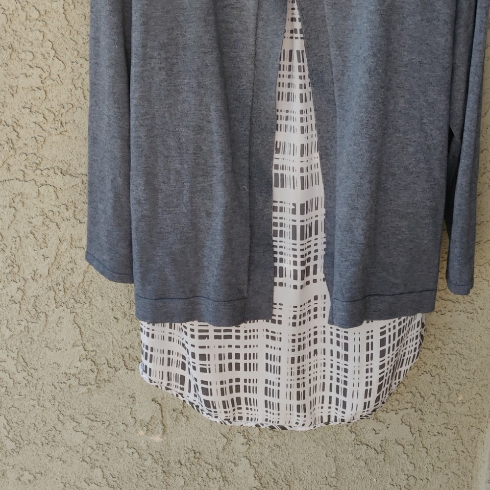 89th+ Madison chiffon split back sweater blouse - Picture 6 of 8